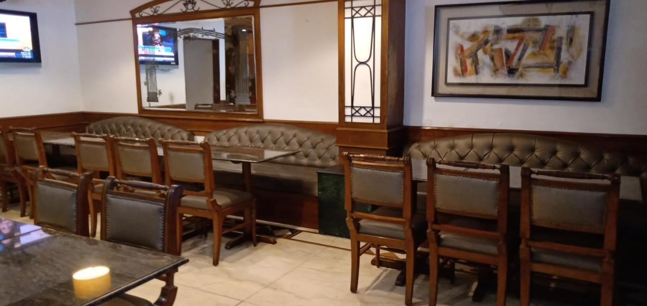 Hotel Fabexpress Kwality Regency Chandīgarh Exterior foto