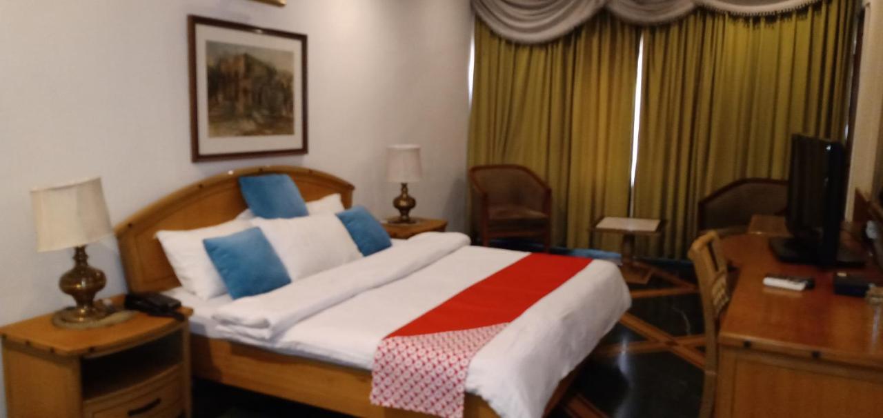 Hotel Fabexpress Kwality Regency Chandīgarh Exterior foto