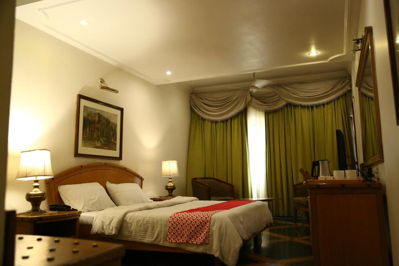 Hotel Fabexpress Kwality Regency Chandīgarh Exterior foto